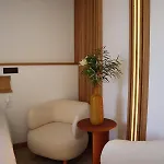 فندق Le Royal Restaurant بونيفَسْيو