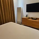 Le Royal Restaurant بونيفَسْيو