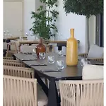 Le Royal Restaurant فندق بونيفَسْيو