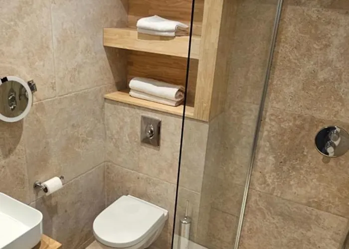 Le Royal Restaurant Hotel 3*